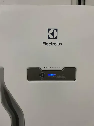 Geladeira Electrolux frost free 310 litros COM 1 ano de uso!!