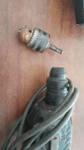 Furadeira bosch 400.00