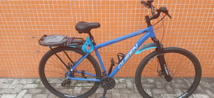 Vendo bicicleta aro 29 peças shimano só 650.00 não vai com os acessórios