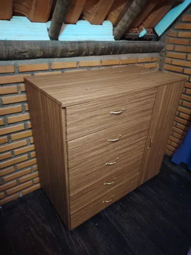 Cômoda 5 gavetas e 1porta