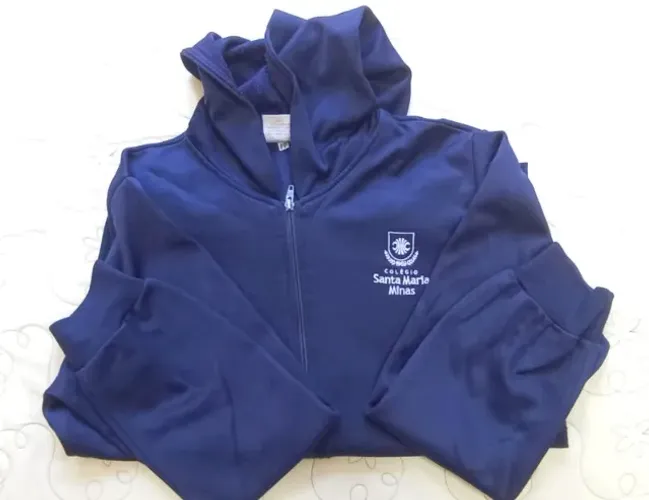 Vendo uniforme, usado, agasalho tamanho PP adulto, do colégio Santa Maria Minas