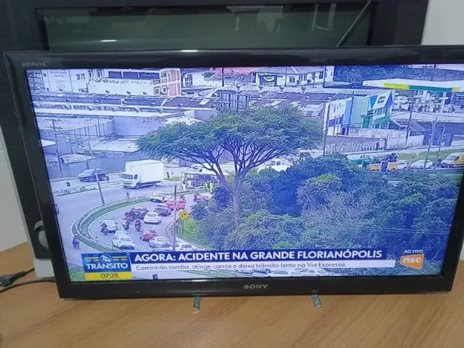 TV SONY 32 COM DEFEITO PARA PEÇAS OU CONSERTO