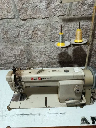 Máquina de costura reta industrial - SUN SPECIAL