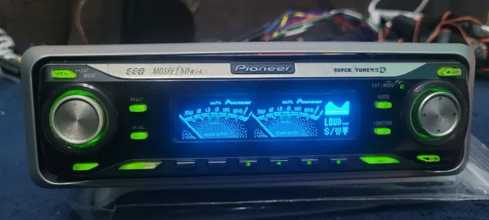Rádio Pioneer DEH-P6700MP golfinho