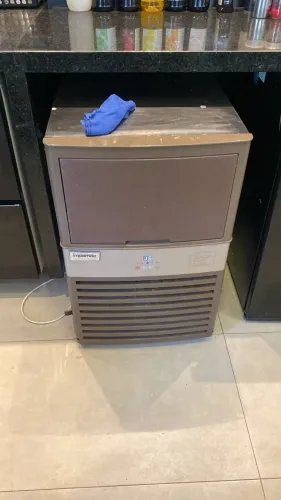 Maquina de gelo IMPOMAC TH 80 USADA