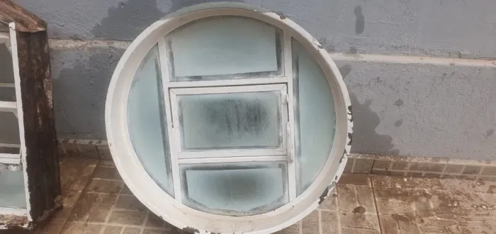 Janelas para banheiro de aço