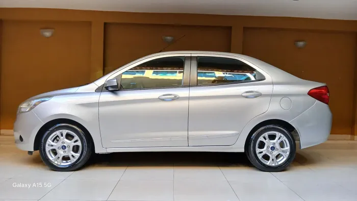 Ford KA+ Sedan 1.5 SEL 16V Flex 4P 2015