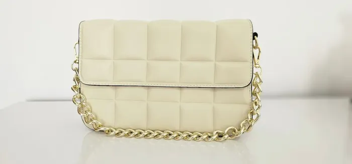 Bolsa tiracolo off white chica fiore