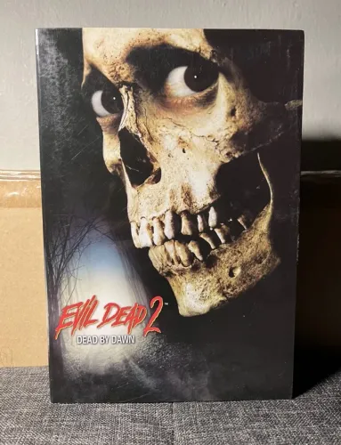 Action figure Neca Evil Dead 2 ASH, produto importado, novo e original, sem detalhe 