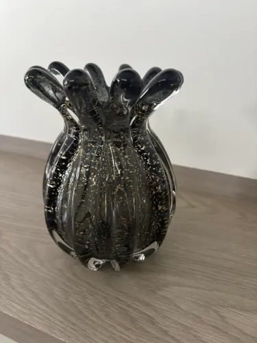 VASO MURANO PRETO COM DOURADO
