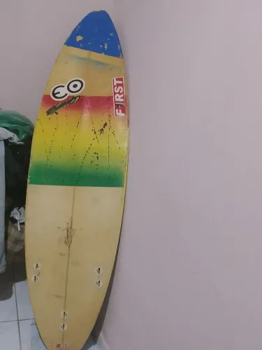 Prancha de surf  troco por algo do meu interesse 