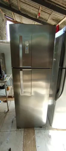 Vendo geladeira electrolux frost free nunca mexida funcionando perfeitamente entrego