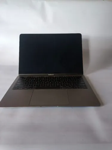 MacBook Air Retina 13" - Processador Core i5 / 8GB RAM / SSD - Excelente Estado