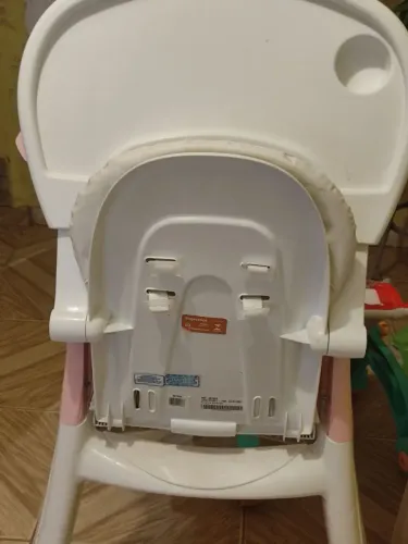 Vendo cadeira de alimentação da marca Galzerano