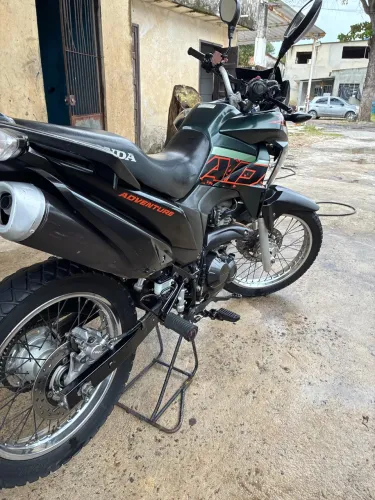 VENDE HONDA XRE 2024