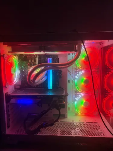 PC Gamer i9-12900F + RTX 4070 Super 12GB + 32GB RGB + Water Cooler ? Setup Branco