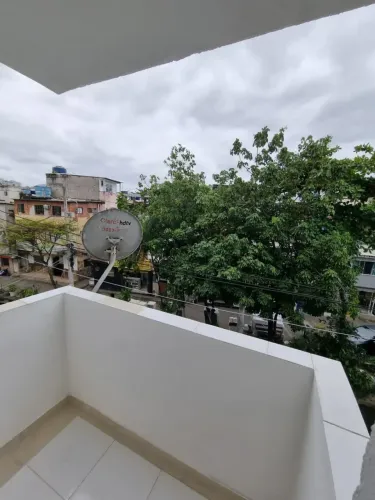 VENDE-SE OU ALUGA-SE APTO DE 01 QUARTO NO RECREIO DOS BANDEIRANTES, TERREIRÃO