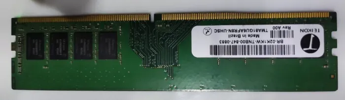 Memória RAM DDR4 8GB Teikon para PC desktop usada