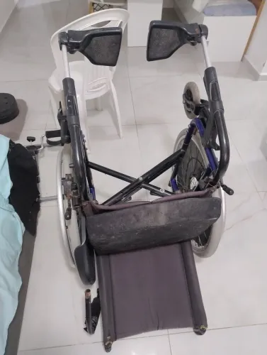 Vendo Cadeira de rodas usada ortobras ; 700 reais 