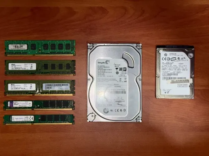 Lote Peças de Informática: 2 HDs (500GB + 320GB) + 5 Memórias RAM DDR3 Testadas