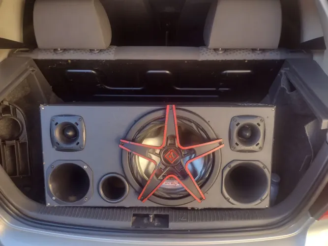 Vende se um com completo de carro .