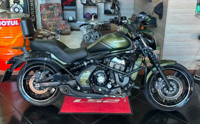 VULCAN S 650 VERDE militar 