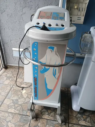 3 aparelhos de carboxiterapia com cilindro