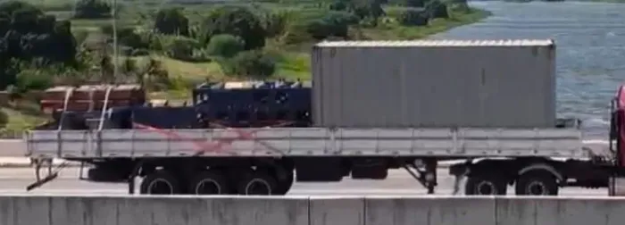 Carreta grade baixa 14 metros