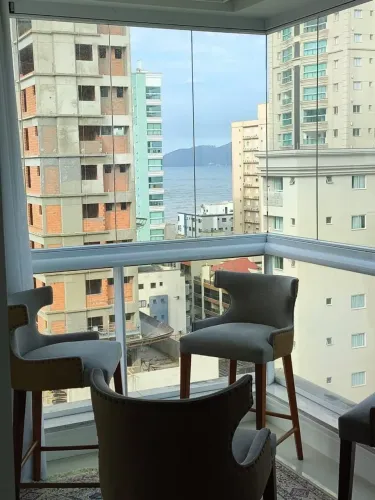 Apto para locação anual mobiliado na quadra do mar