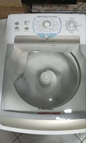 Máquina de lavar roupa Eletrolux 12kg
