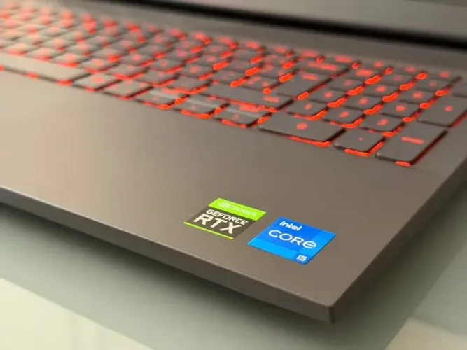 Notebook Gamer Dell G15 i5 24GB DDR5 RTX 3050 SSD 256GB Teclado RGB