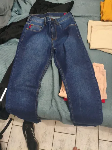Calça skini masculino nunca usada