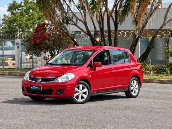Nissan Tiida S 1.8/1.8 Flex 16V Mec. 2012
