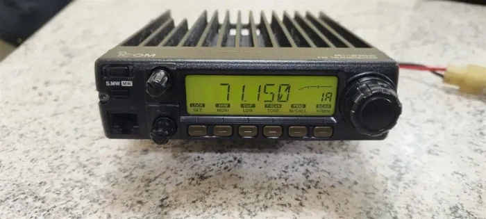 Radio Icom IC2100
