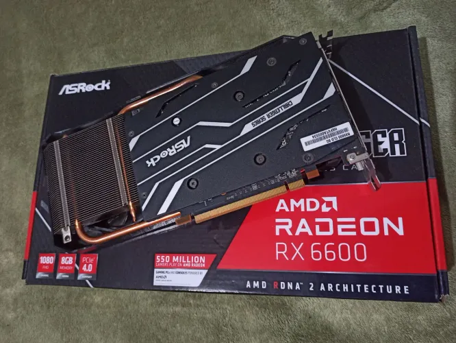 Placa de vídeo AMD RX 6600