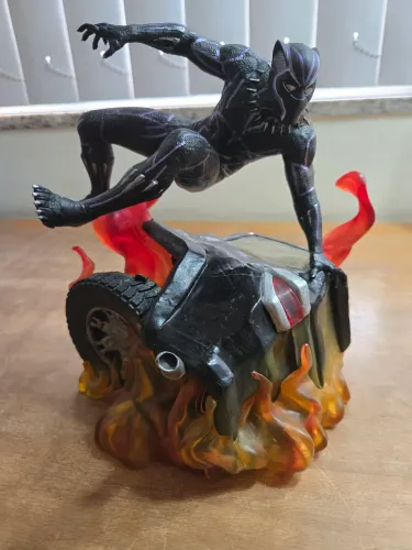 Boneco Black Panther Diorama. 
