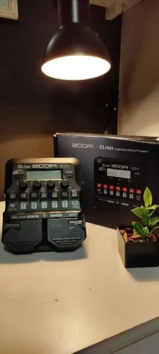 Zoom G1 Four