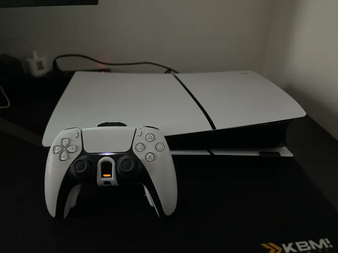 PS5 Slim 1TB + Monitor LG Ultragear 27 polegadas 