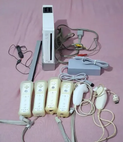 Nintendo Wii Desbloqueado + 4 controles