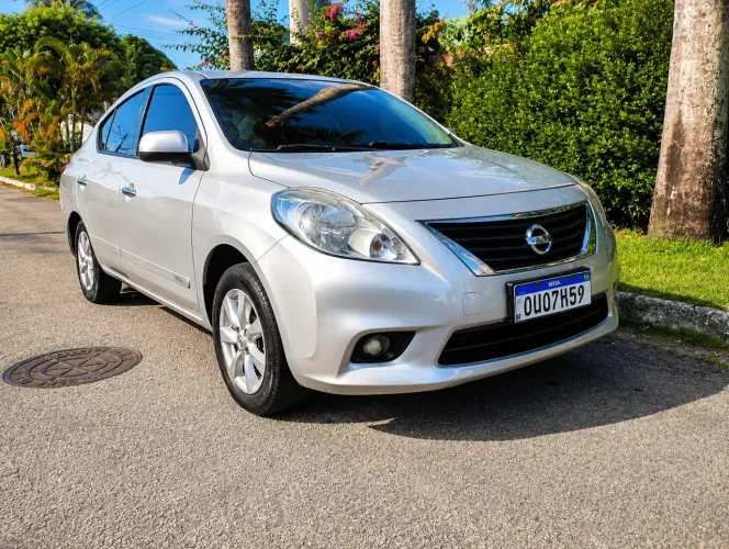 Nissan Versa SL 1.6 16V Flex Fuel 4P Mec. 2014