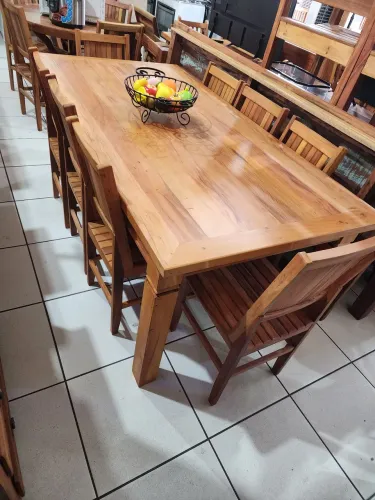 Jogo de mesa 2 metros 8 cadeiras em Peroba rosa 