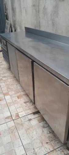 Balcão refrigerado 220v.