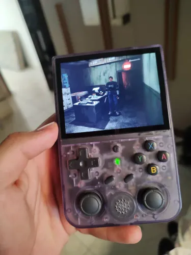 Console portátil RG353V