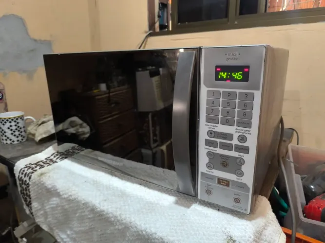 Microondas Brastemp Maxi Gratine C/Grill Elétrico interna Inoxidável 