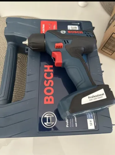 Bosch Furadeira Parafusadeira GSR 1000 Smart, Com Acessórios, 12 Volts