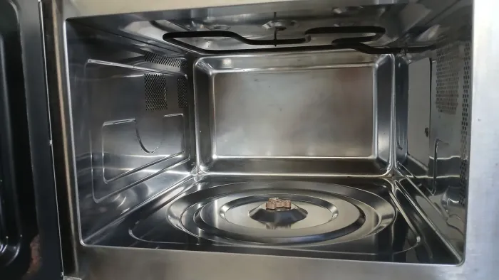 Forno Microondas 31L todo  INOX ..