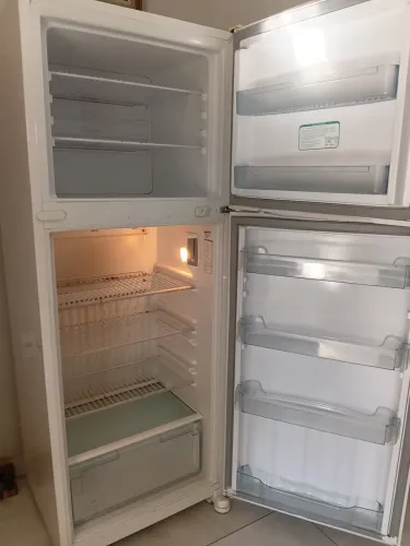Geladeira grande faço entrega 