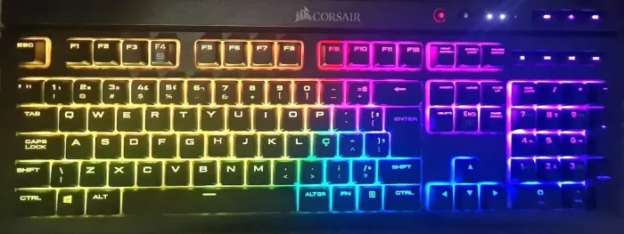 Teclado Corsair K68 RGB Cherry MX NOVO | Sem Uso + Caixa + Top Gamer