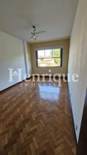 Apartamento : / Residencial / Glória