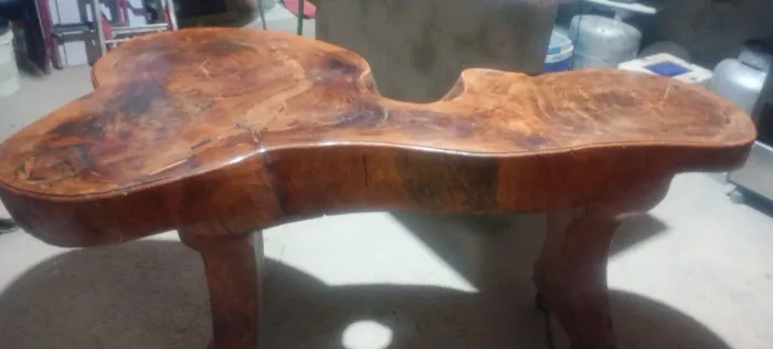 Vendo uma mesa rústica ZAP *